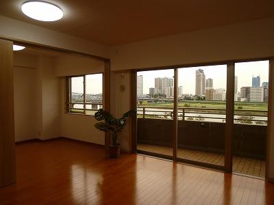 Living. Living-dining: Indoor (October 2013) Shooting