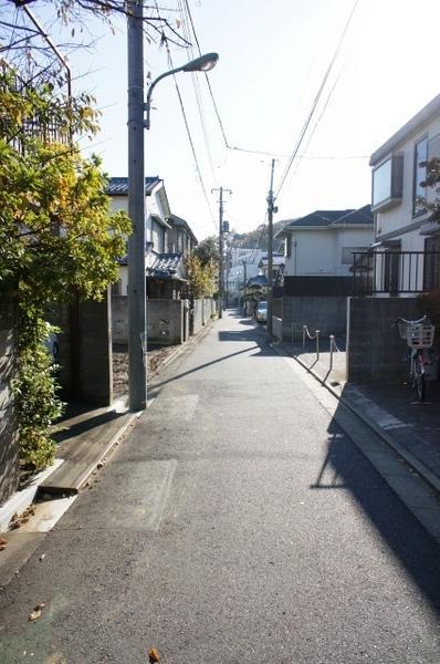 Local photos, including front road. Local (12 May 2013) Shooting