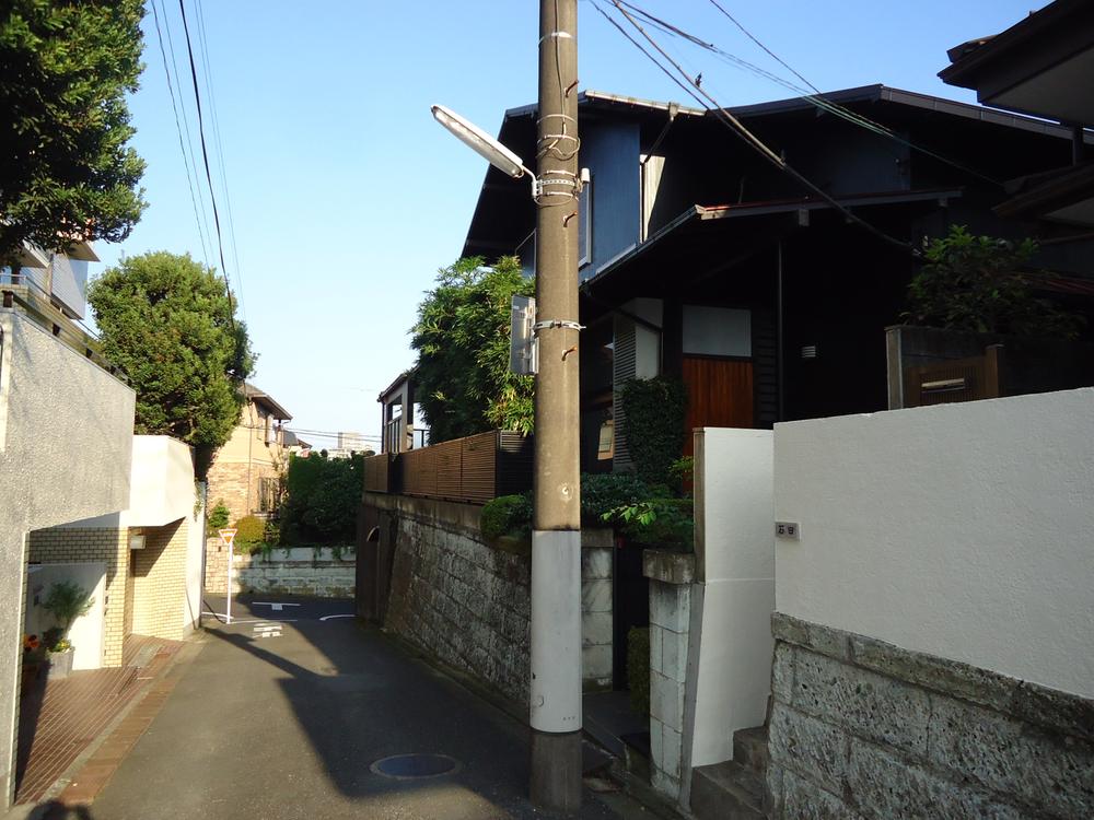 Local photos, including front road. Local (10 May 2013) Shooting