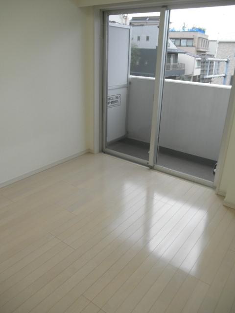 Living. Indoor (11 May 2013) Shooting