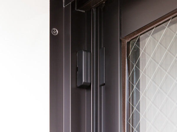 Security.  [Security sensors] 1st floor ・ Installing a security sensor on the second floor dwelling units of window. Automatically Problem to guard center Upon sensing intrusion. (1st floor ・ Only the second floor dwelling unit, Except for some window)