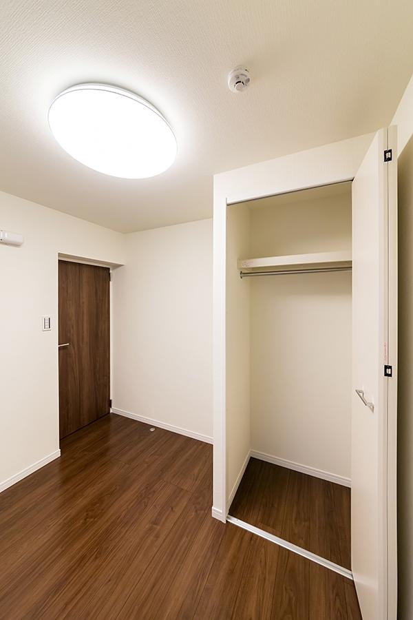 Non-living room. Of the entrance next to Western-style 1 About 4.0 Pledge