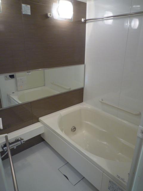 Bathroom. Indoor (11 May 2013) Shooting It is Reheating function with a bathroom.