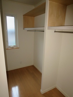 Receipt. Walk-in closet