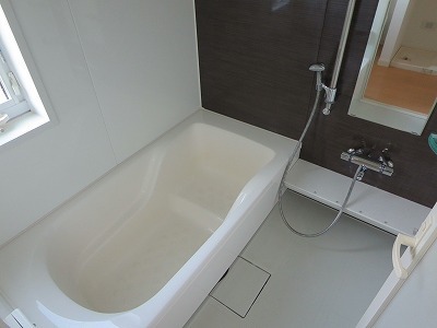 Bath. Reheating function with bathroom