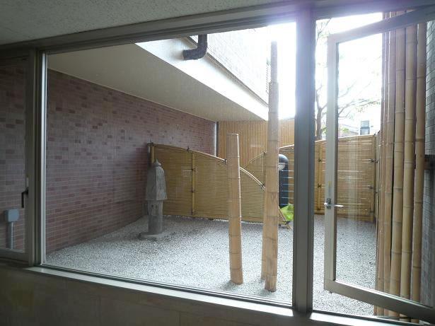 Entrance. Common areas