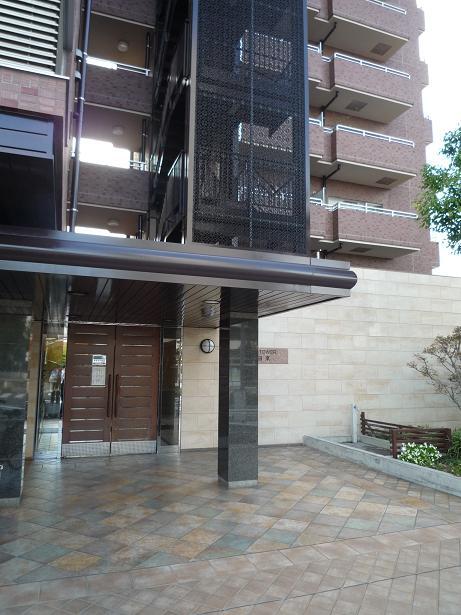 Entrance. Common areas