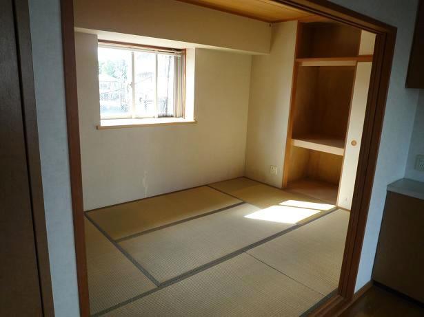 Non-living room. Japanese-style room 6 quires / Closet