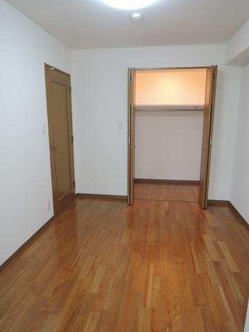 Non-living room. 6.0 Pledge