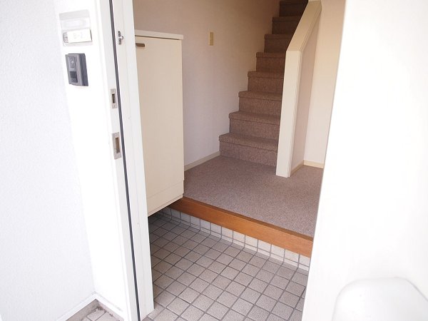 Entrance. Comfortable sitting is spacious foyer