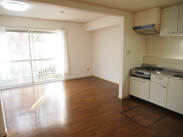 Living and room. Whole family get together while looking at the outside of the green