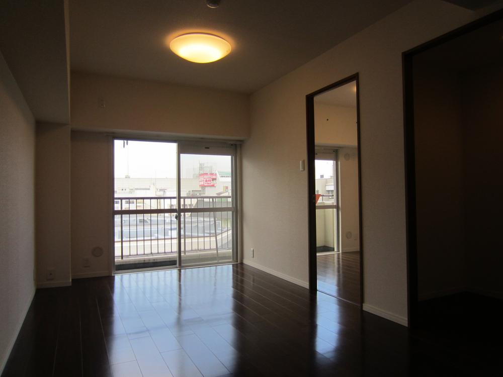 Living. Indoor (11 May 2013) Shooting