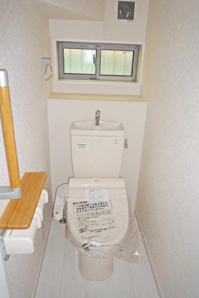 Toilet. Example of construction