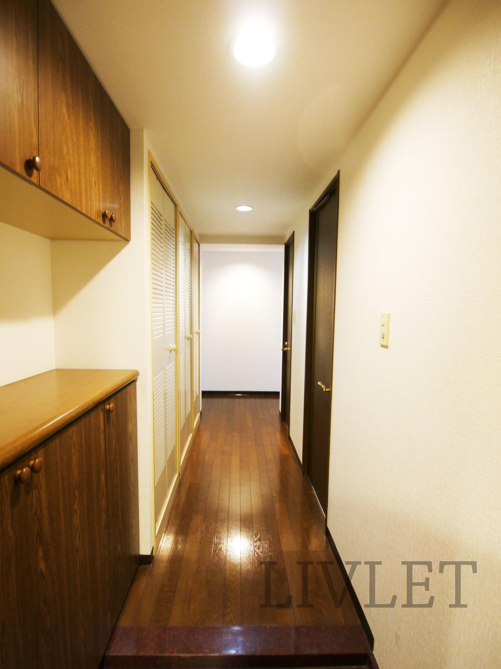 Entrance. Local (April 2013) Shooting