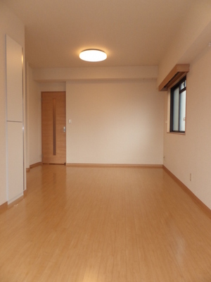 Living and room. 16 Pledge of spacious living!