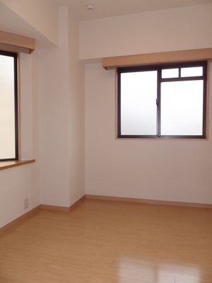Living and room. 5 Pledge Western-style ☆ There is a window to the north and east, Bright room!