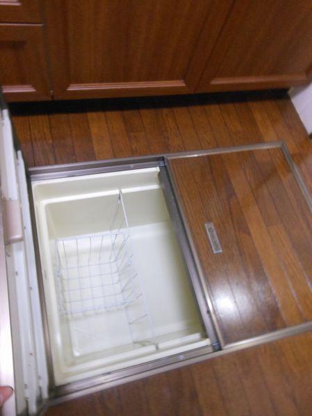 Receipt. Useful floor housed in a small store that does not usually use (2013 October shooting)