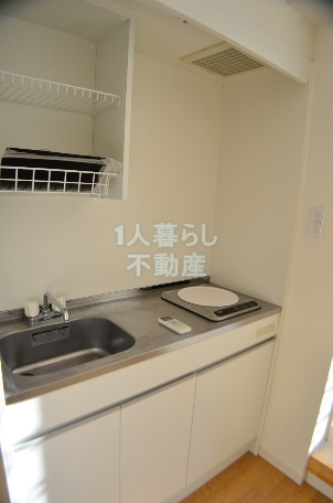 Kitchen. 1-neck is the stove of IH kitchen