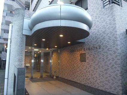 Entrance. Entrance (2013 September shooting)