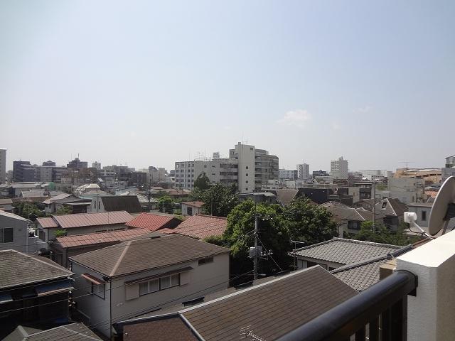 View photos from the dwelling unit. View from the site (December 2013) Shooting