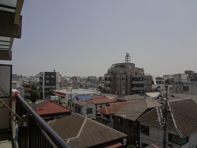 View photos from the dwelling unit. View from the site (December 2013) Shooting