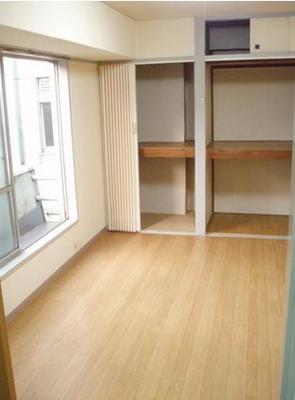 Living and room. Bright rooms