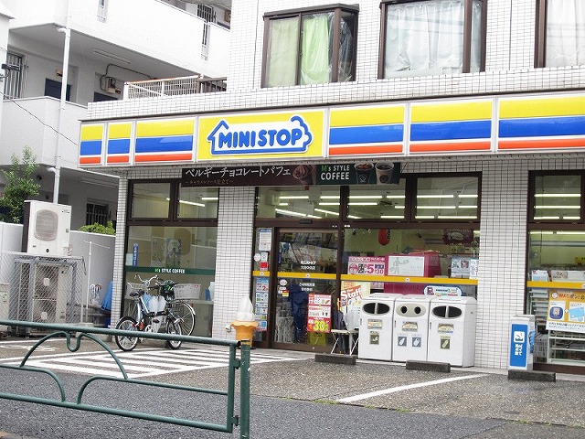 Convenience store. MINISTOP Ota central store up to (convenience store) 523m
