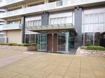 Entrance. Common areas