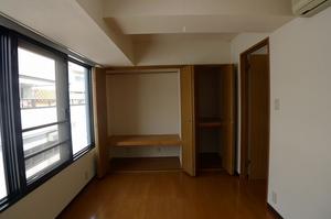 Entrance. There cupboard