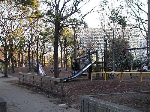 park. 1300m to Heiwajima park