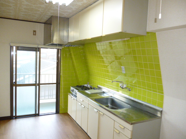 Kitchen. Separate reference photograph