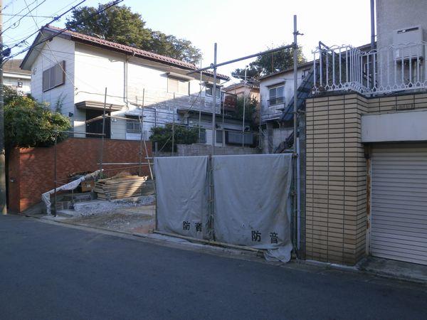 Local photos, including front road. Local (2013 October shooting)