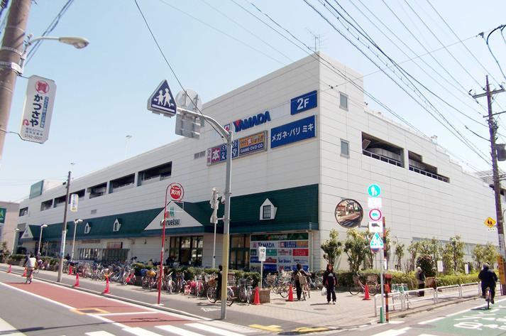 Home center. Yamada Denki Tecc Land 636m to Daejeon Kojiya shop
