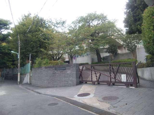 Junior high school. 1011m to Ota Ward Omori fourth junior high school
