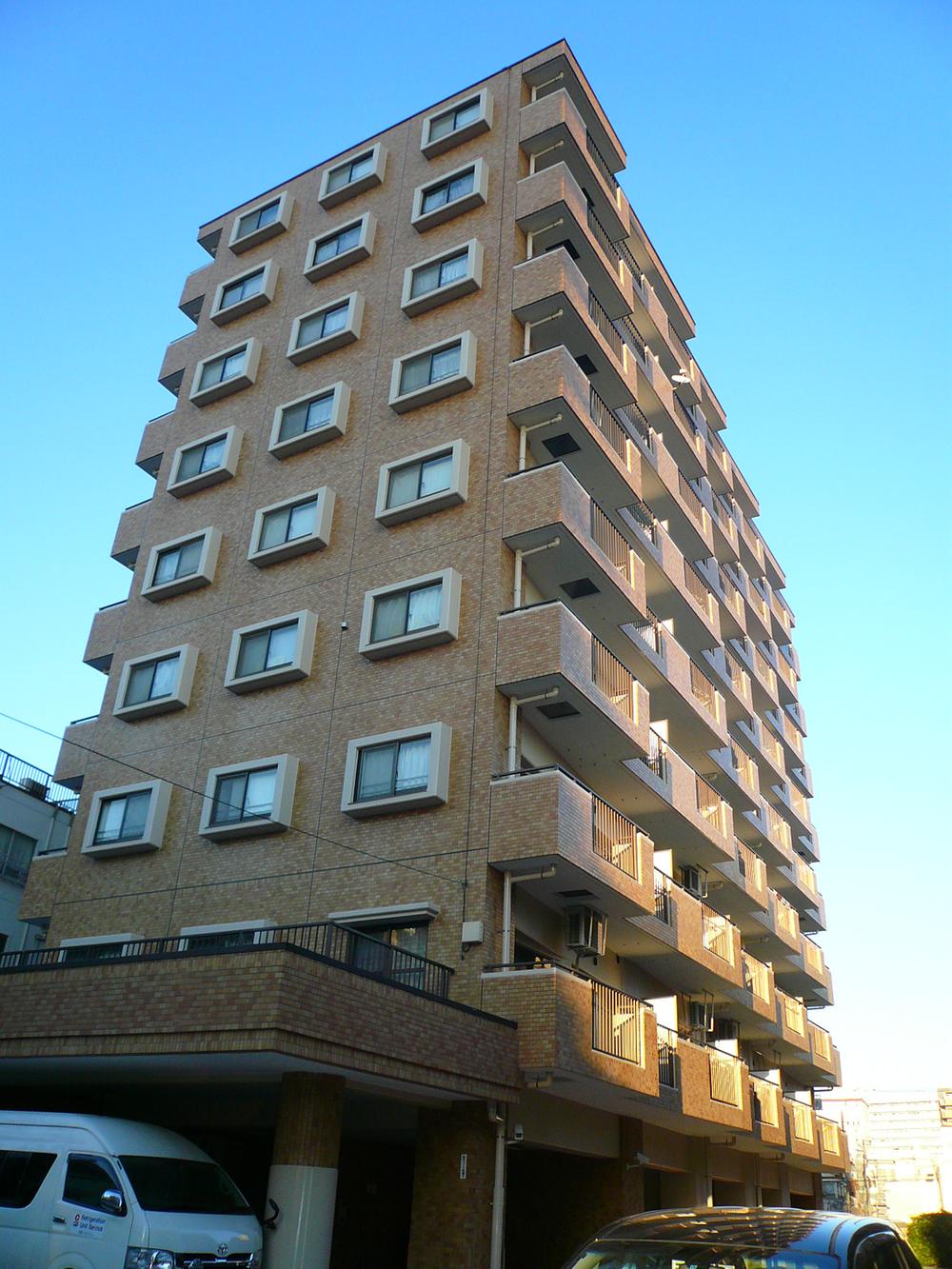 Local appearance photo. Local (12 May 2013) Shooting