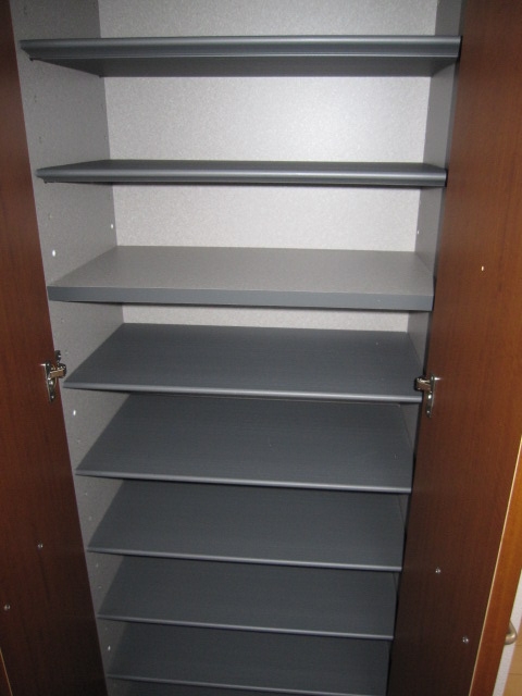 Receipt. Shoes BOX There is also enough