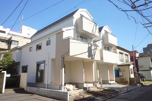 Rendering (appearance). Example of construction