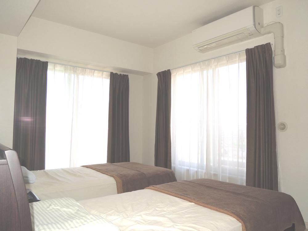 Non-living room. Indoor (10 May 2013) Shooting Western-style (1) 7.6 Pledge