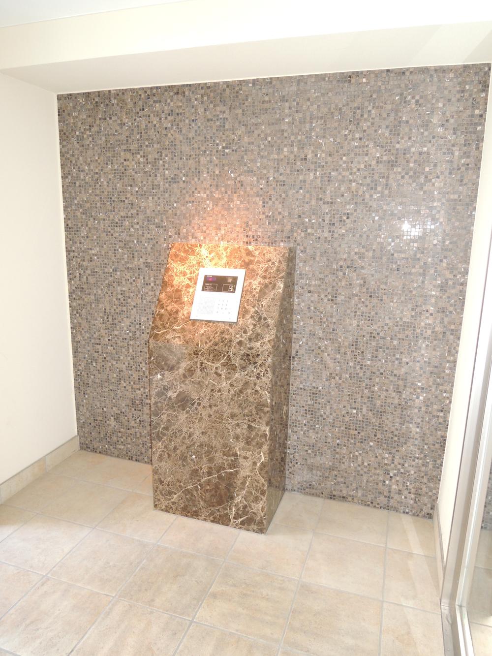 Security equipment.  [Haisekuto] security You can entrance auto unlock by key card.