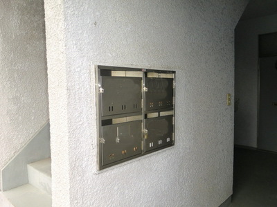 Other common areas. Convenient mailbox