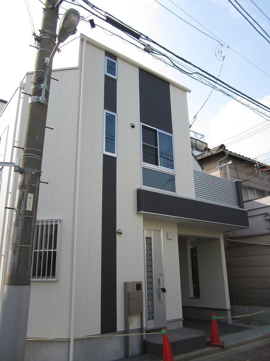 Building plan example (exterior photos). Building construction cases