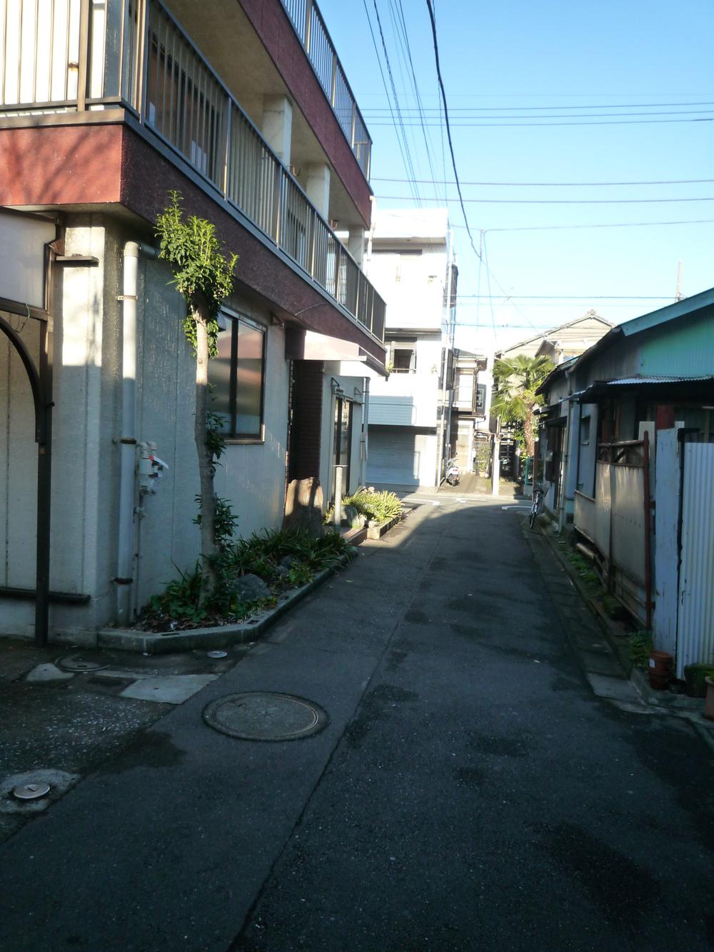 Local photos, including front road. Local (12 May 2013) Shooting