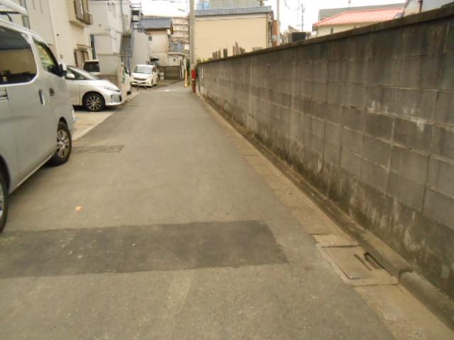 Local photos, including front road. Local (12 May 2013) Shooting