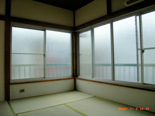 Living and room. Reference photograph (another room)