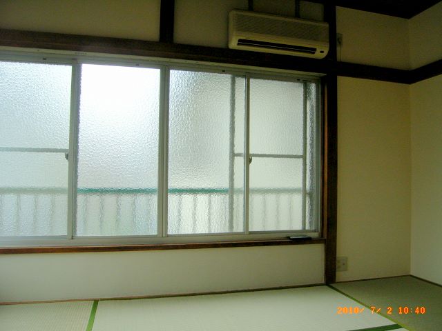 Living and room. Reference photograph (another room)