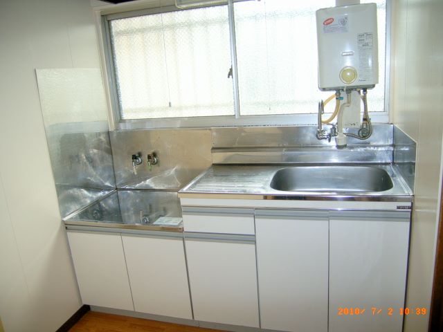 Kitchen. Reference photograph (another room)