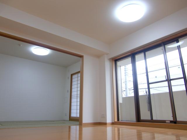 Living. New interior renovated, Jewels very clean rooms.