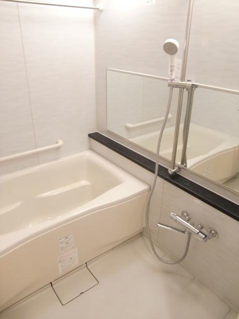 Bathroom. 1317 standard NoHiroi bathroom! With reheating function! With bathroom dryer!