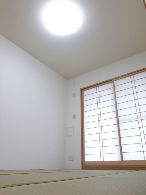 Non-living room. 6 Pledge Japanese-style room