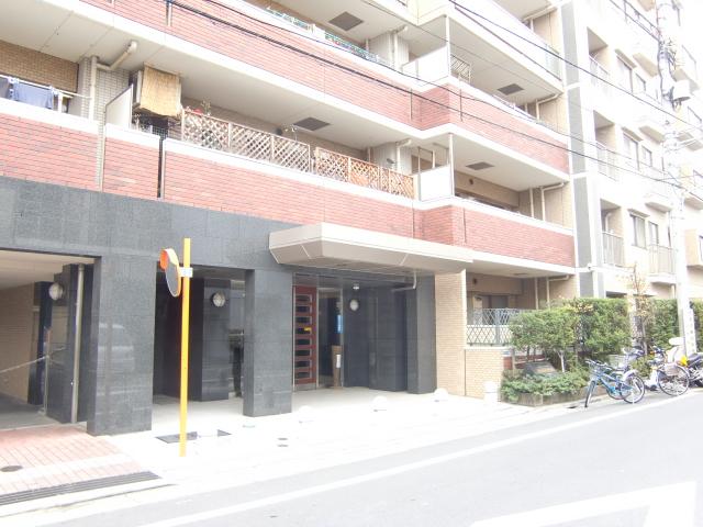 Entrance. Front door!